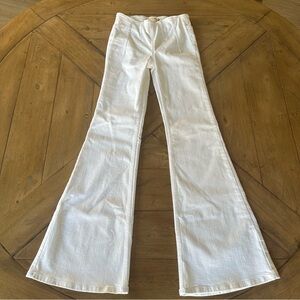 We The Free FP Free People White Pull On Flare Jeans Smooth Stretchy Boho Sz 25